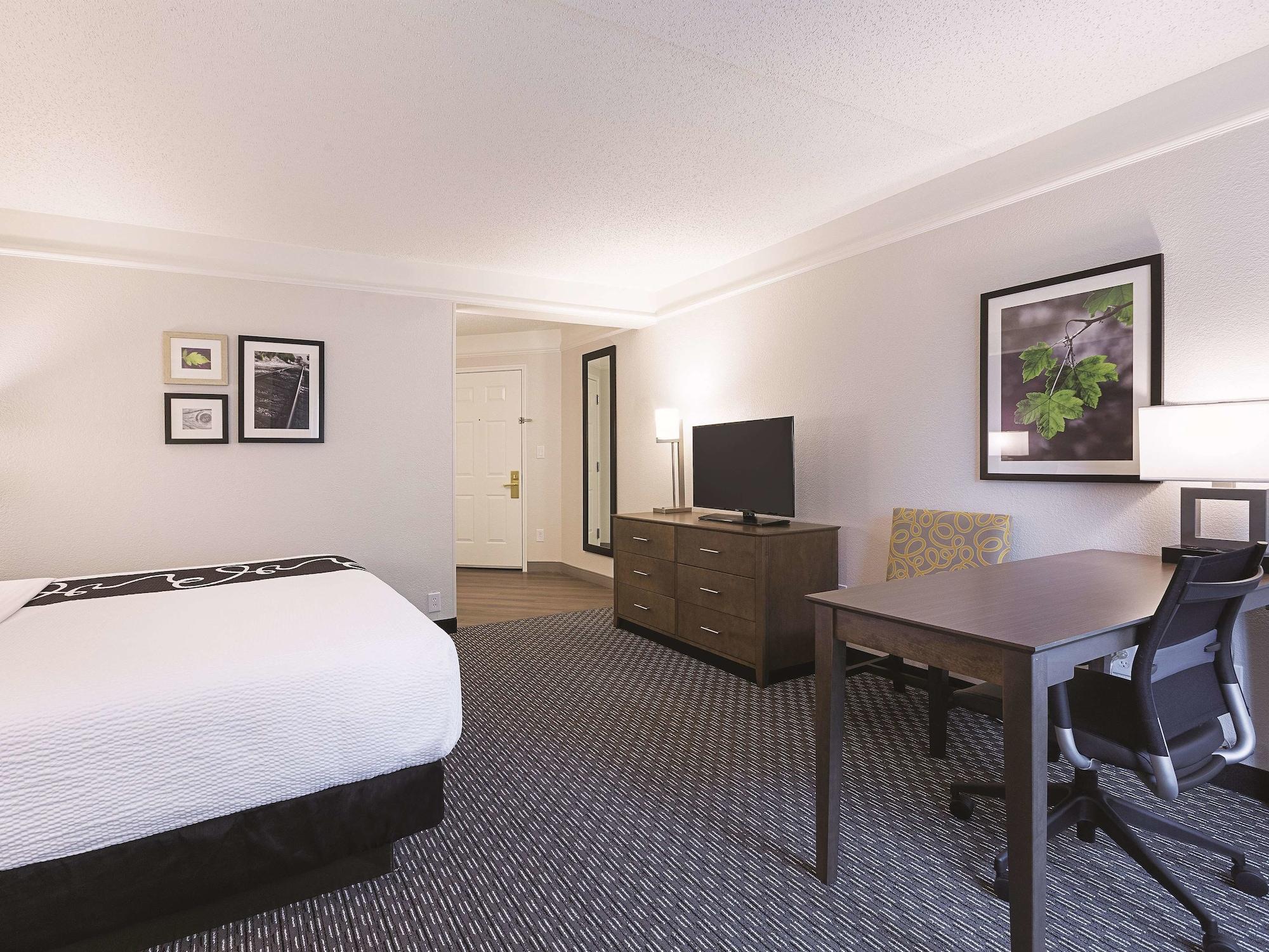 La Quinta By Wyndham Dallas Plano West Exterior photo