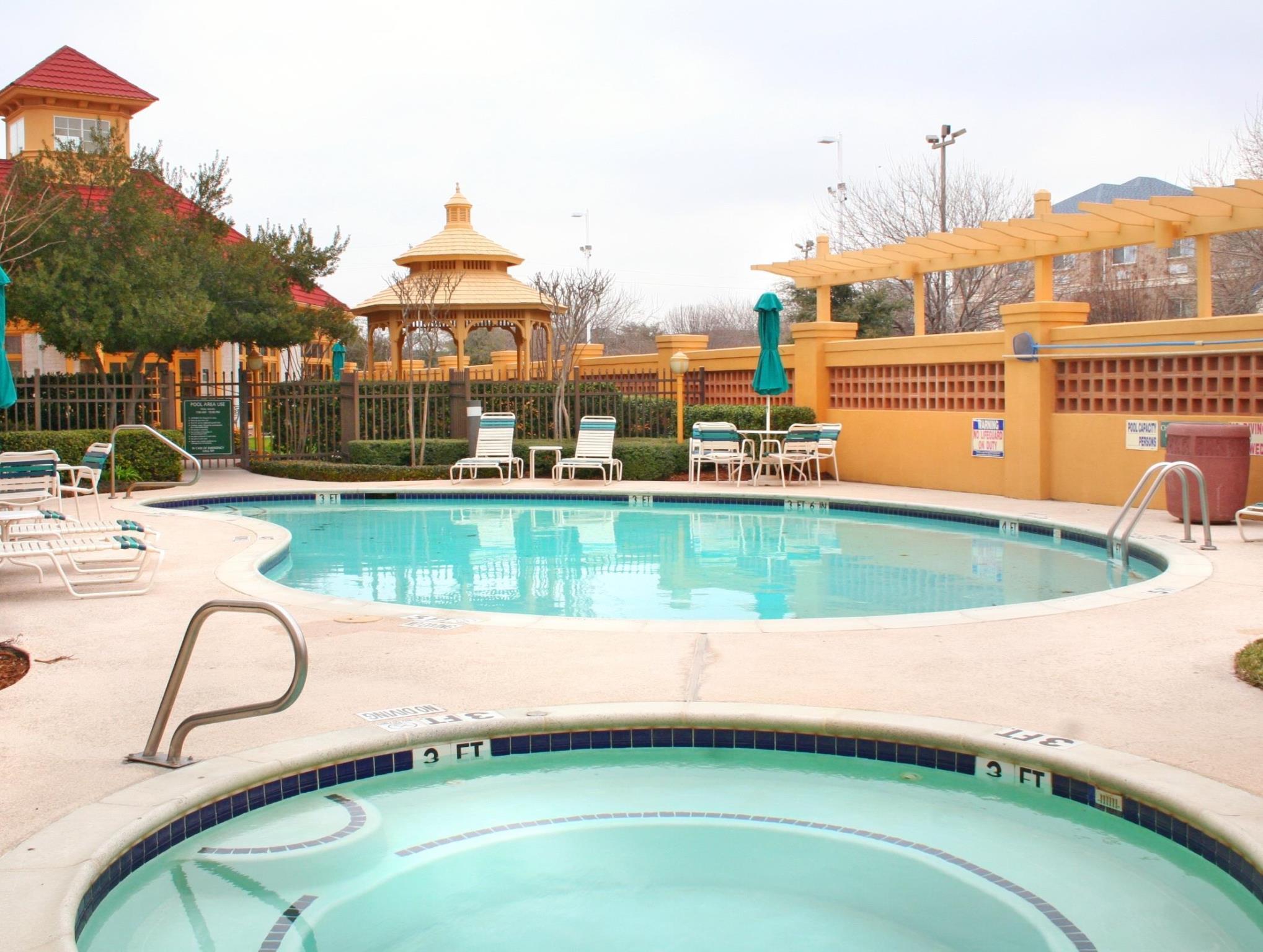 La Quinta By Wyndham Dallas Plano West Exterior photo